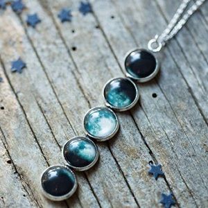 🆕 Silver Moon Phase Necklace With Chain